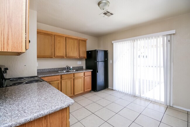 Building Photo - 1629 E Violet Dr