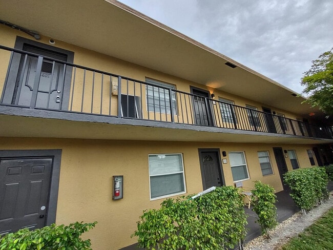 Foto del edificio - 1401 NE 17th Ct