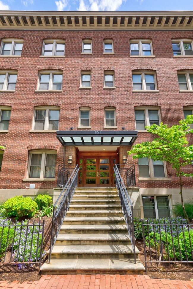 Building Photo - 1121 24th St NW