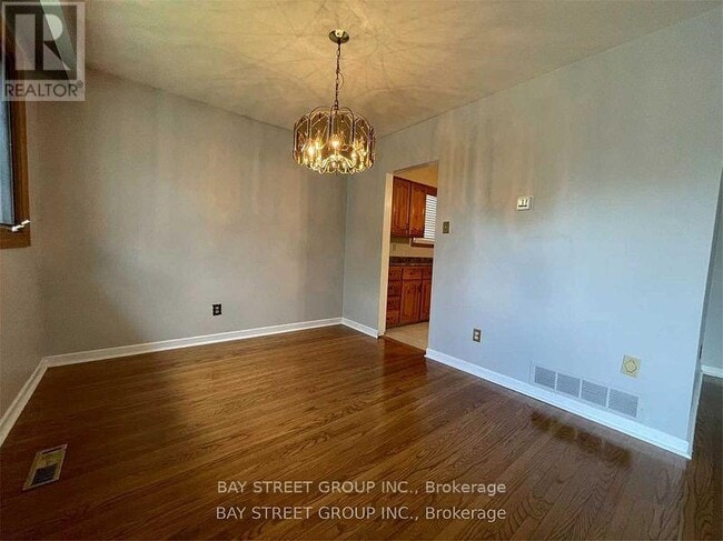 Photo du bâtiment - 632 Ardleigh Crescent