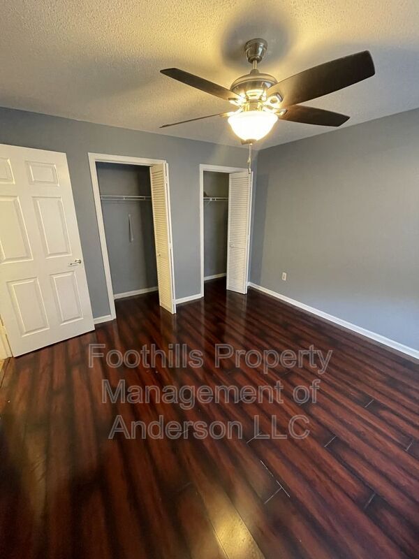 Building Photo - 302 Northlake Dr