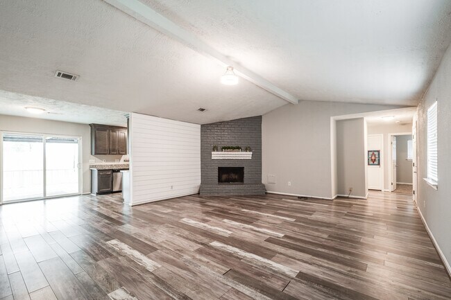 Building Photo - 318 Blue Tail Dr