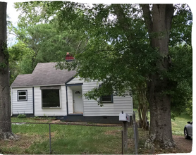 Building Photo - 14 Old Grove Rd