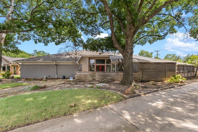 Foto del edificio - 6530 Copper Creek Dr