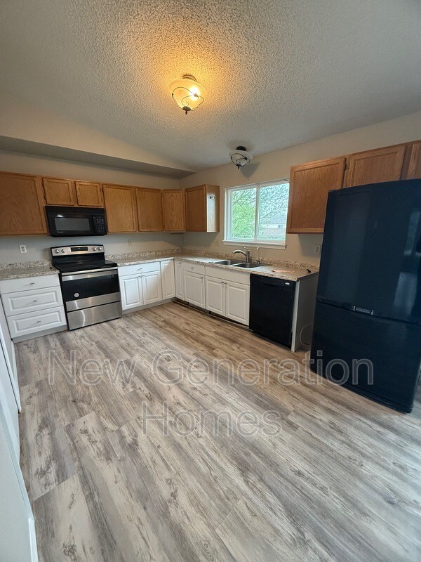 Building Photo - 9525 Aspen Grove Way