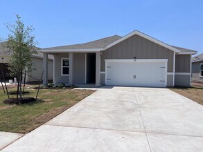 Building Photo - 130 Rubrum Rd