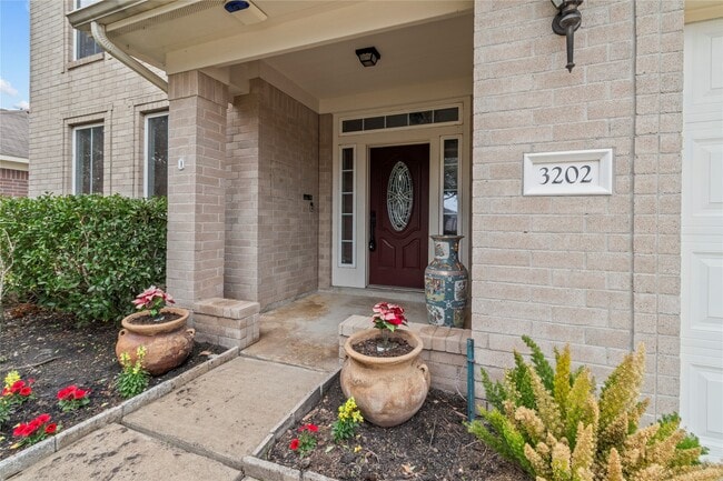 Building Photo - 3202 Dogwood Knoll Trail