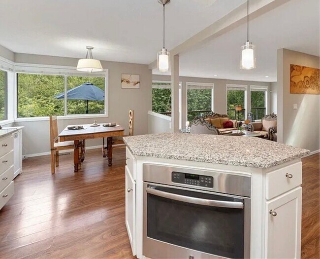 Foto del edificio - 7766 SW Bayberry Dr