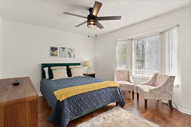 Building Photo - 300 S Grove Blvd