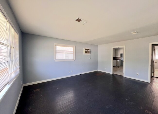 Building Photo - 7005 2nd Ave S