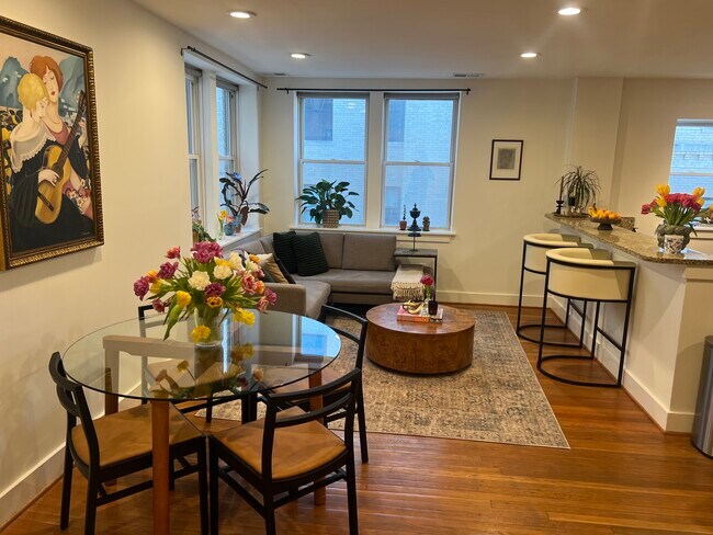 Foto del edificio - 2656 15th St NW