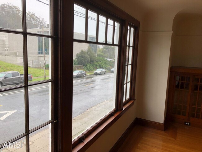 Foto del edificio - 2 br, 1 bath House - 2659 20th Avenue