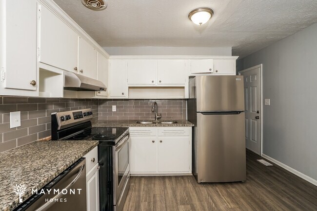 Foto del edificio - 776 Jeb Stuart Dr