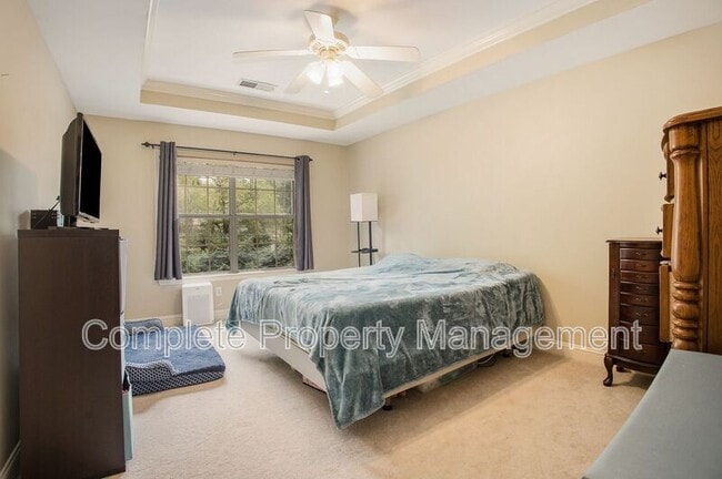 Building Photo - 448 Highland Cove Dr