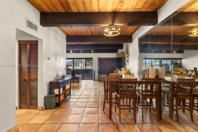 Building Photo - 19440 NE 26th Ave