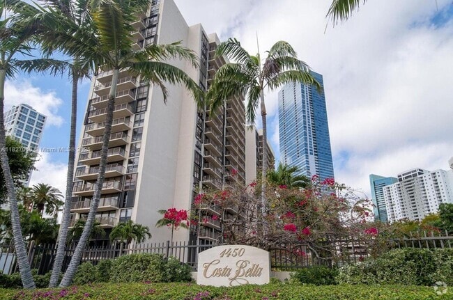 Building Photo - 1450 Brickell Bay Dr