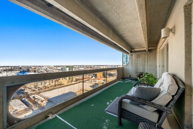 Photo du bâtiment - 221-226 6 Ave SE