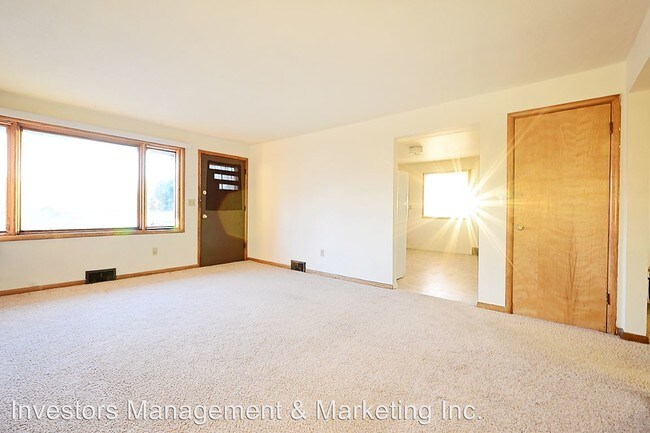 Foto del edificio - 700-702 5th Ave SW