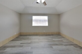 Building Photo - 3815 Regency Dr