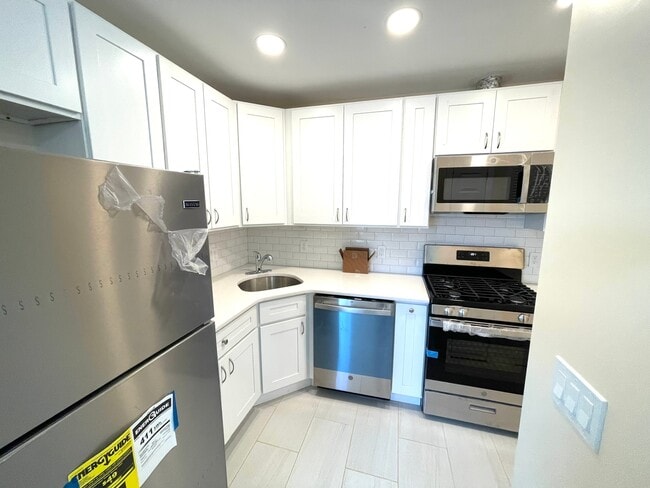 kitchen - 619 Union Ave