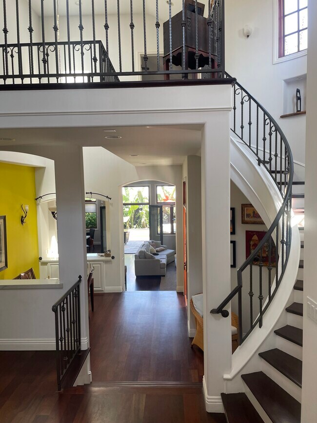 Foto del edificio - 3404 N Poinsettia Ave