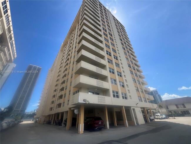 Foto del edificio - 1833 S Ocean Dr