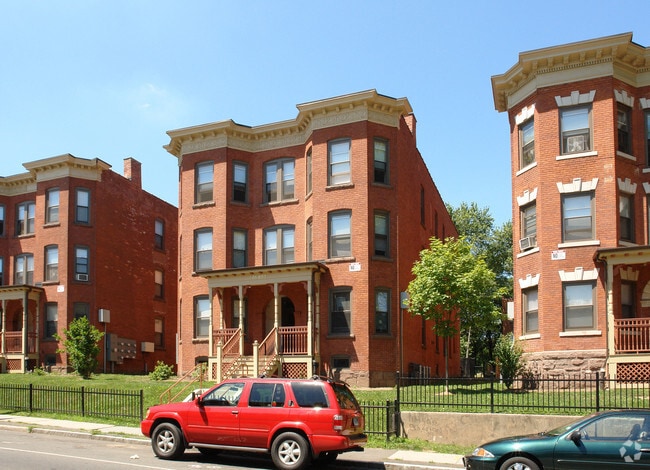 Building Photo - Brick Hollow