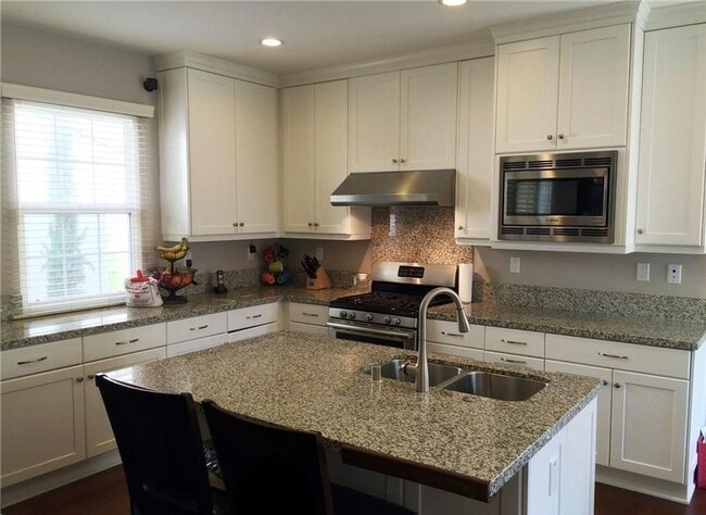 Building Photo - Detached 3 bedroom + Loft home in Irvine!