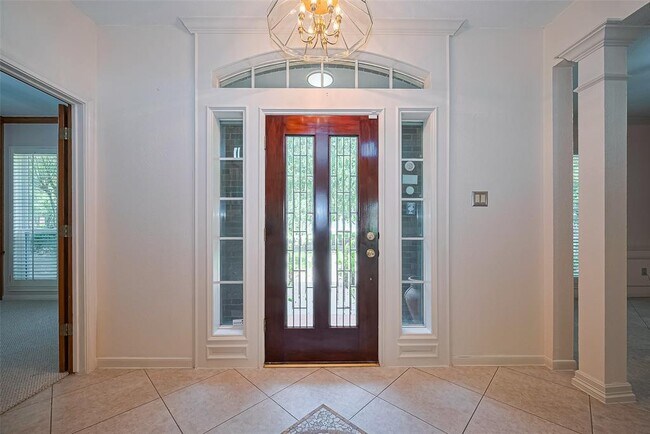 Foto del edificio - 3739 Elkins Rd