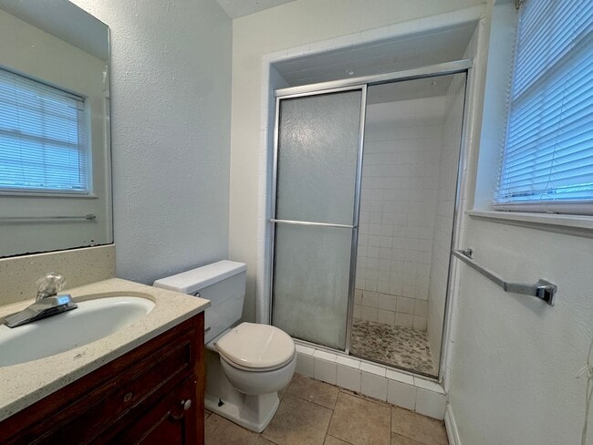 Building Photo - For Rent – Charming 3BR/2BA Home in Pleasa...