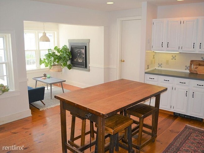 Building Photo - 3 br, 3 bath House - 6 Chestnut St