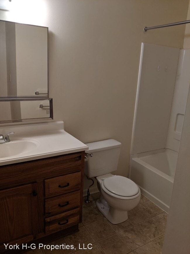 Building Photo - 2 br, 1.5 bath House - 1691 Long Drive