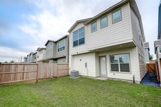 Building Photo - 1844 Parana Dr