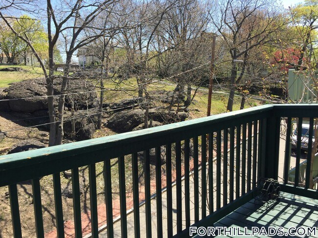 Foto del edificio - 49 Beech Glen St