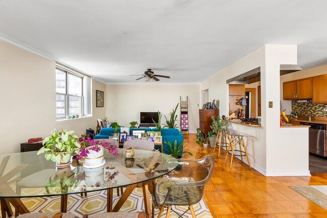 Foto del edificio - 6040 JFK Blvd E