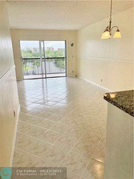 Building Photo - 2220 N Cypress Bend Dr
