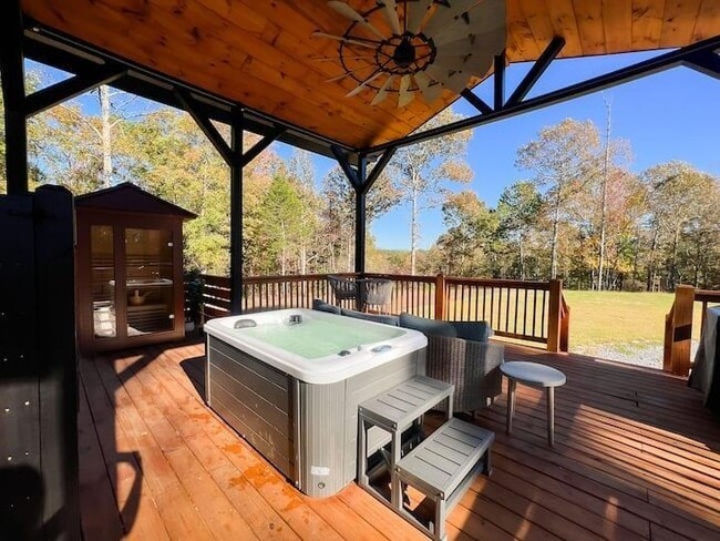 Building Photo - 300 Burbano Creekside Lndg