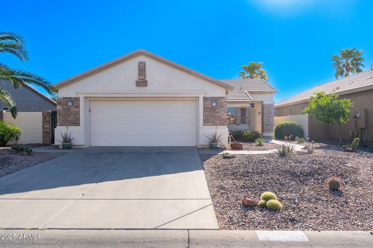 Primary Photo - 30624 N Royal Oak Way