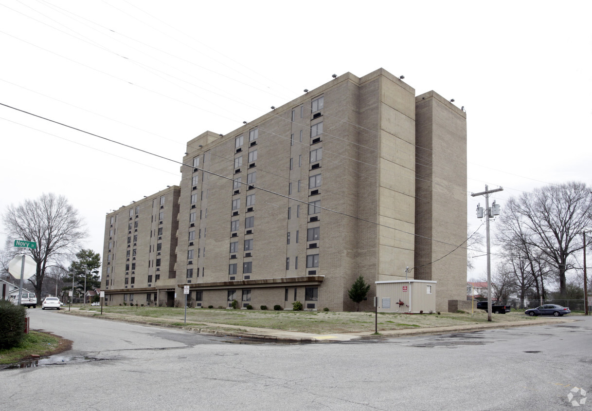 Building Photo - Mcmillan Towers