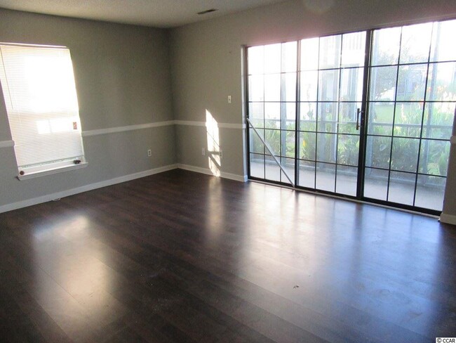 Building Photo - 4363 Spa Dr