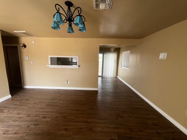 Foto del edificio - 6370-6370 Tamarisk Ave