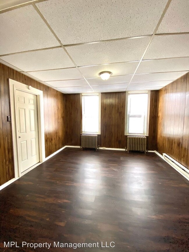 Building Photo - 350 N 7th St