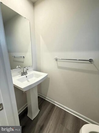 Building Photo - 622 Laurelwood Cir