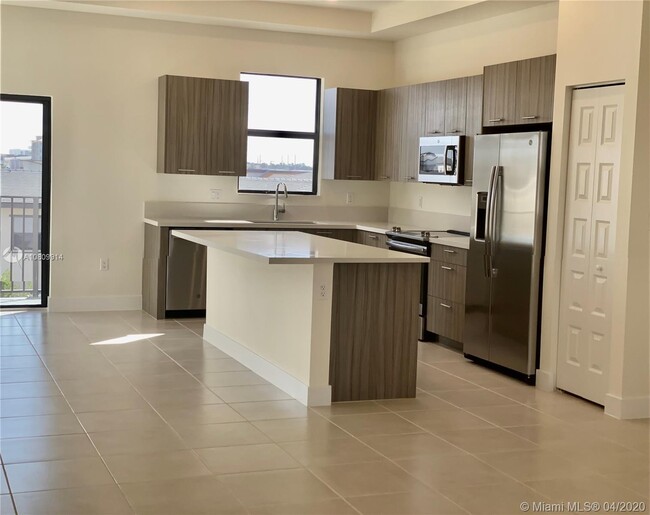 Foto del edificio - 10407 NW 82nd St