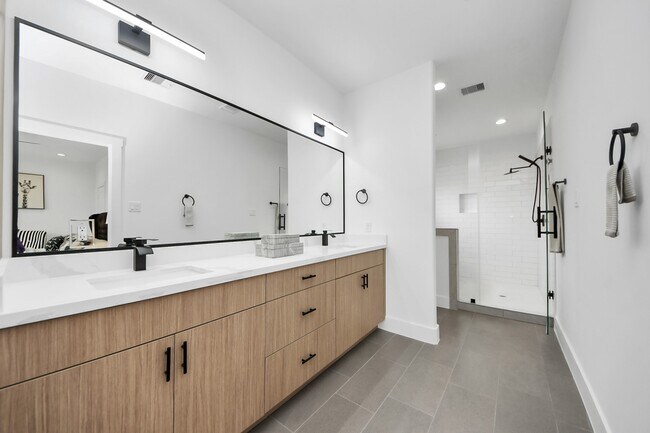 Foto del edificio - 9028 Scott St