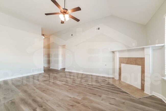 Building Photo - Newly Renovated Walls MS Home