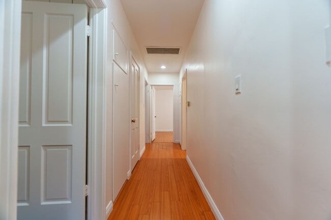 Foto del edificio - 2395 Roanoke Rd