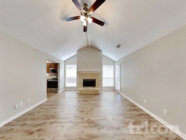 Building Photo - 5718 Magnum Dr