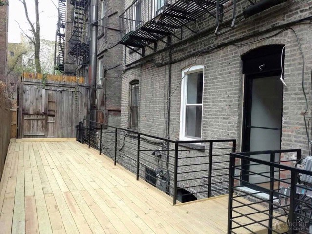 Primary Photo - 50 E 11th St