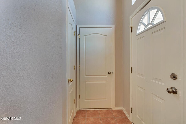 Building Photo - 1417 Plaza Verde Dr